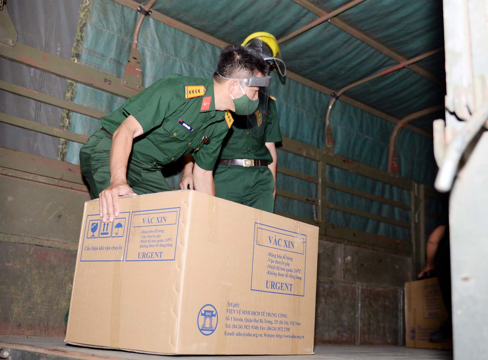  Tiếp tục ưu tiên vaccine phòng Covid-19 cho TP Hồ Chí Minh và các tỉnh phía Nam

